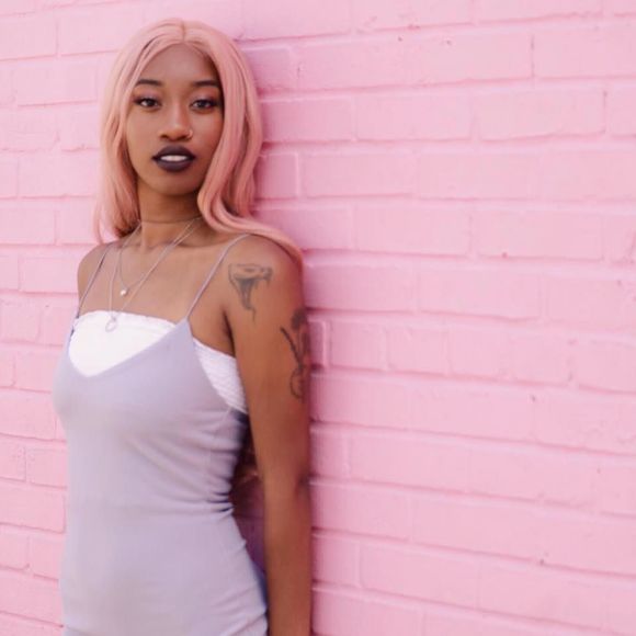 Meet your Posher, Fara - Picture 1 of 1